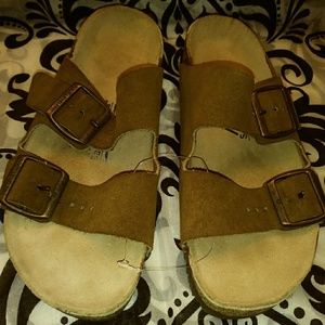 Roanoke Foot levelers sandle